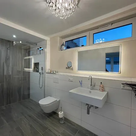 Jimmy's Place - Hotelgefuehl, Tolle Lage, Terrasse, Bbq Apartament